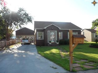 905 S 6th St, Artesia, NM 88210