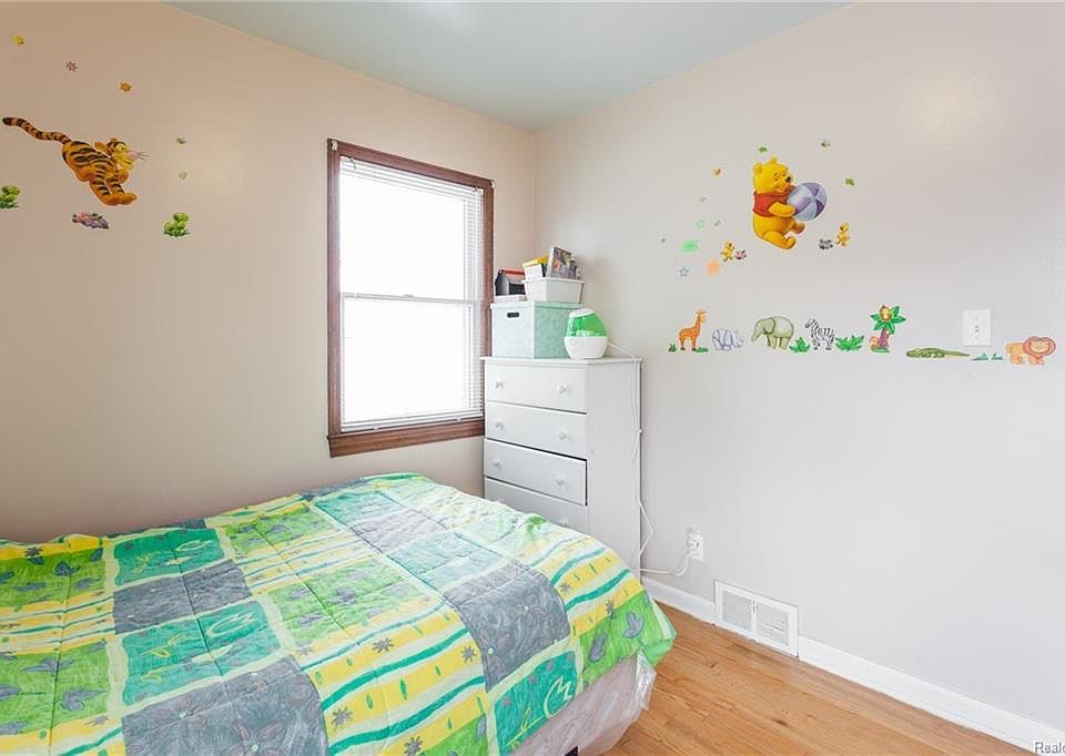 1st image of 86XX Riverview St