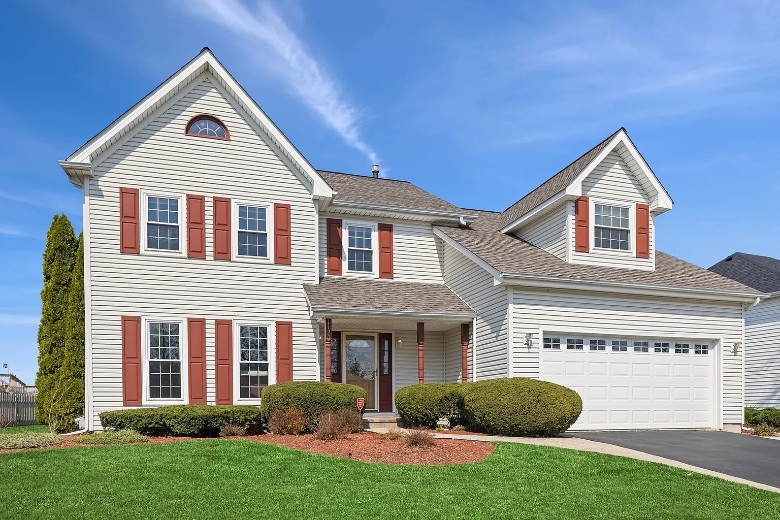 1120 Oakwood Dr photo 1