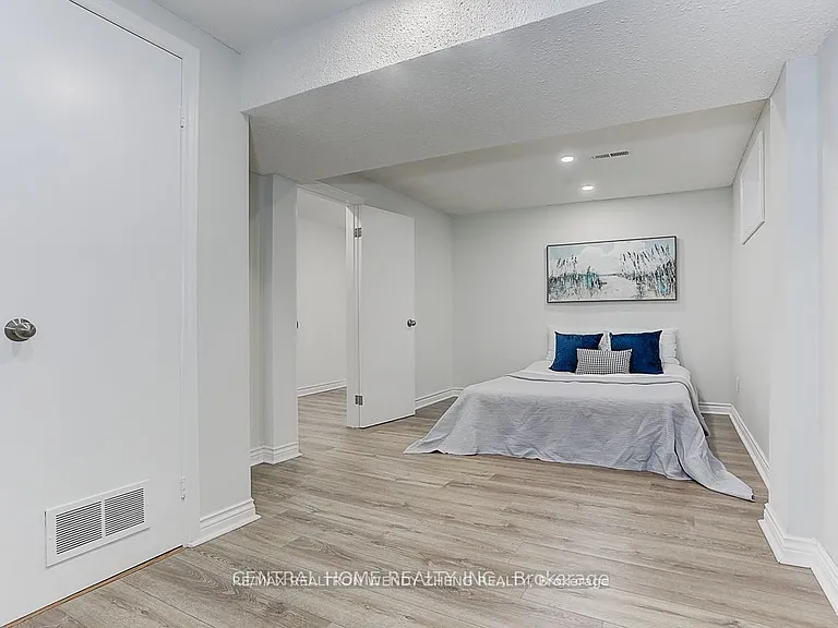 12 Woolen Mill Rd — Photo 32