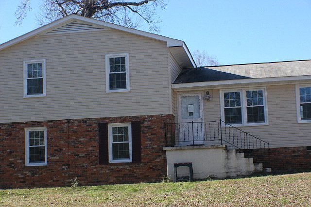 2nd image of 108 Oakview Ct