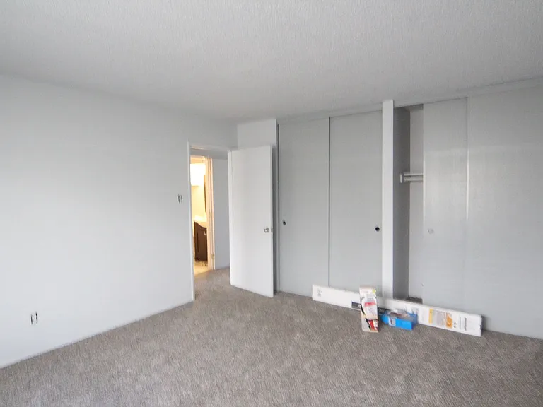 945 Harold Dr #10 — Photo 5