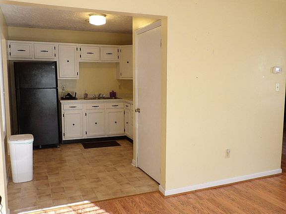4th image of 20 Penny Ln
