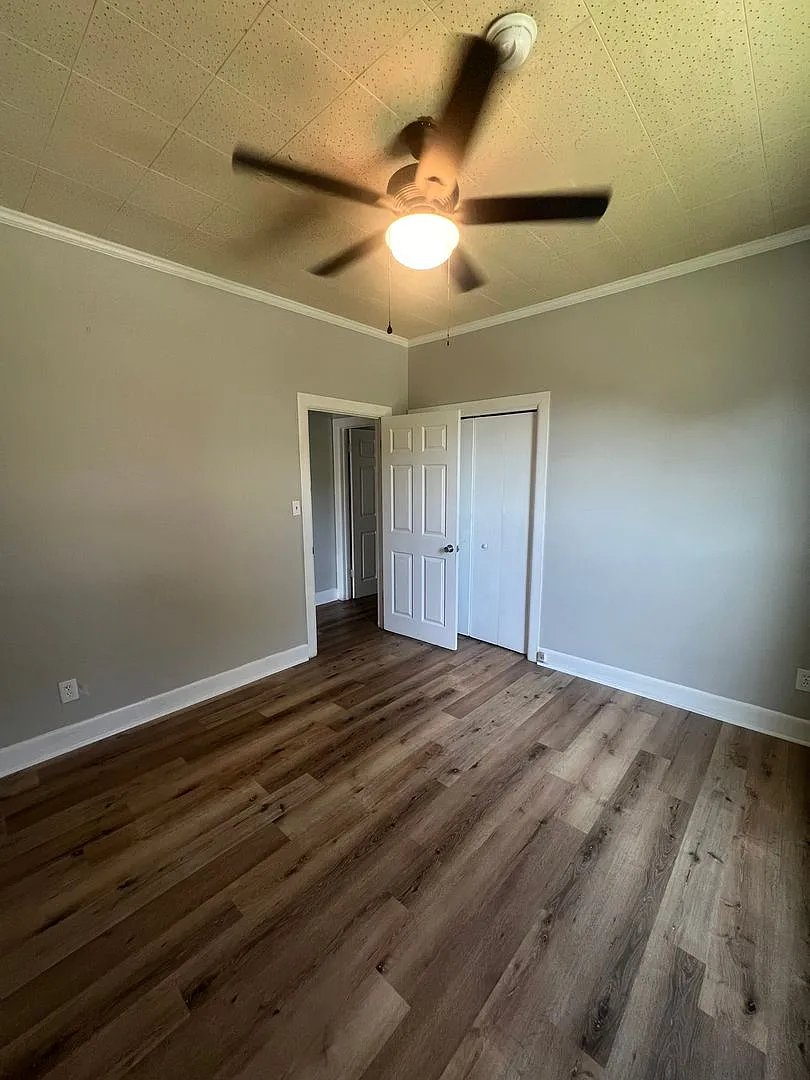 301 South College St. — Photo 3
