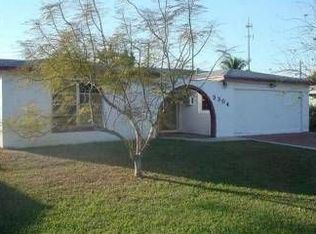 3304 Hibiscus Pl, Hollywood, FL 33023