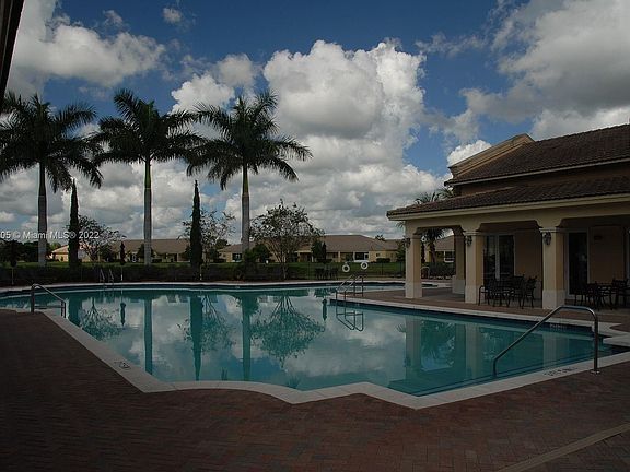 3rd image of 1575 NE 33rd Ave #2019