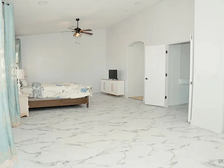 29601 W Columbus Ave — Photo 10