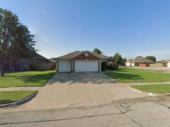 2400 Knollwood St, Norman, OK 73071