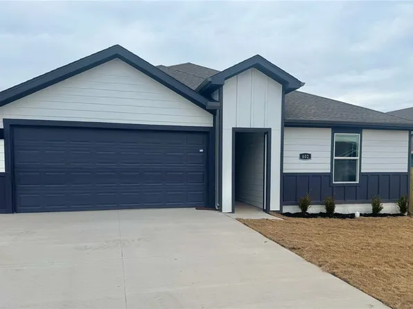 402 NW Bellflower St, Gentry, AR 72734