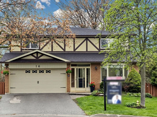 16 McFarlane Ct, Whitby, ON L1N 5T8