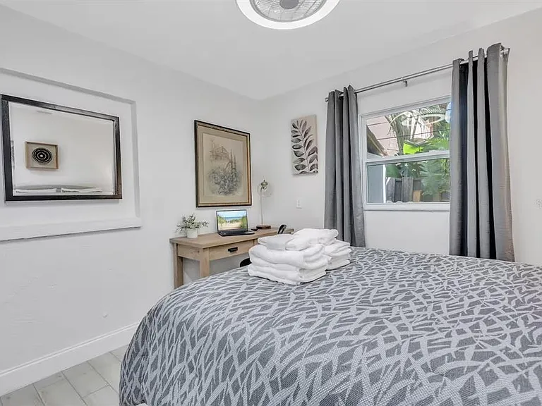 1317 Cocoanut Ave #B — Photo 21