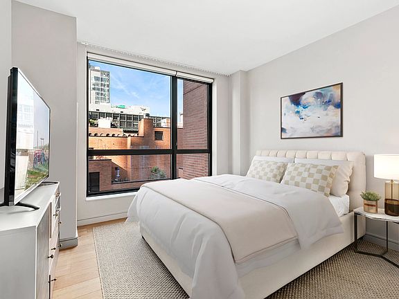 3rd image of 540 W 28th St APT 6F