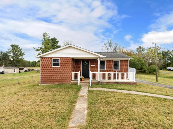 203 Howardsville Tpke, Stuarts Draft, VA 24477