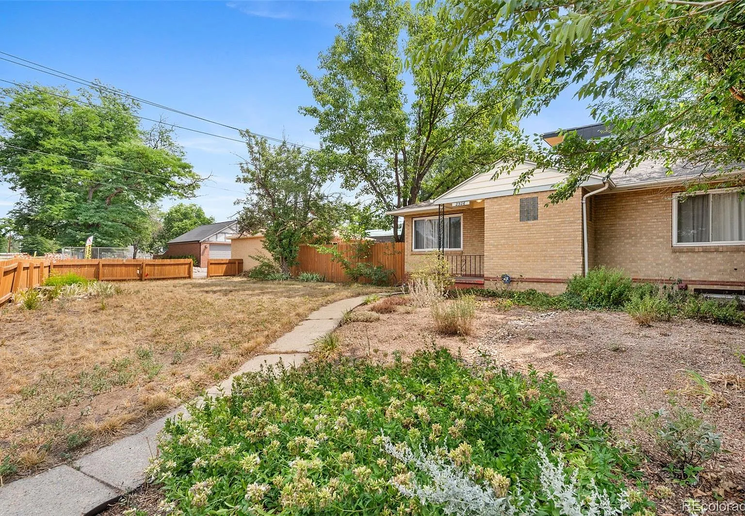 2 bed, 1.0 bath, 875 sqft, $2,000 — Photo 2