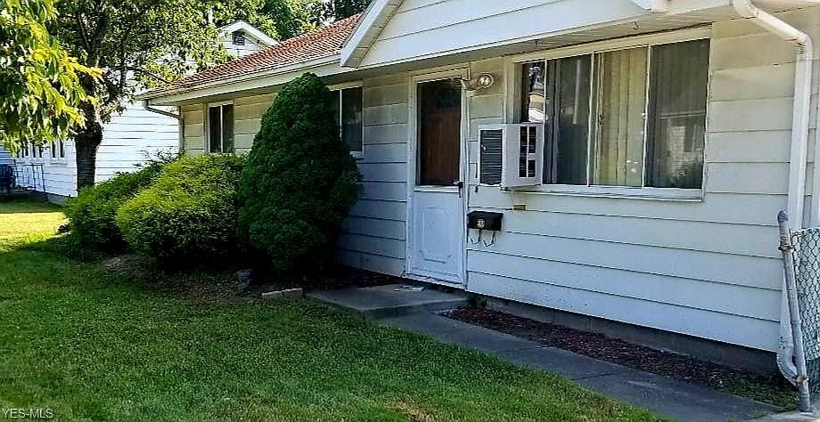 1st image of 892 Peach Blvd