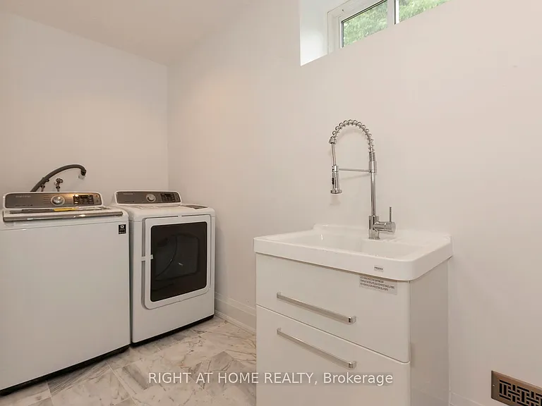 1627 Glenburnie Rd — Photo 15