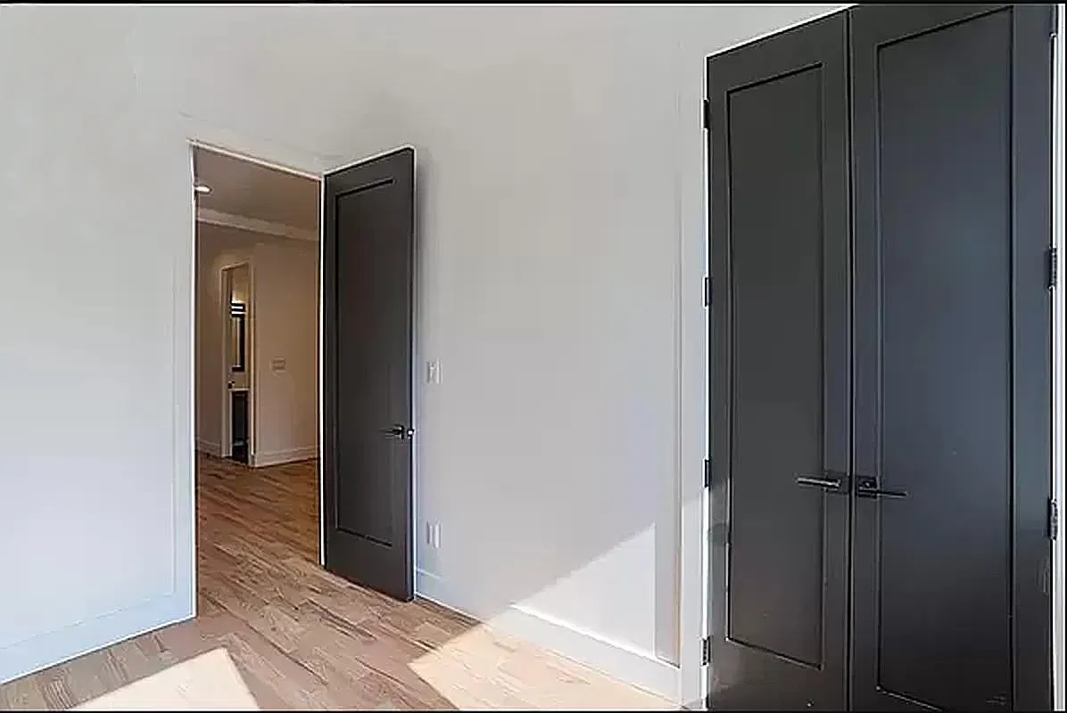 1626 Brooklyn Ave — Photo 2