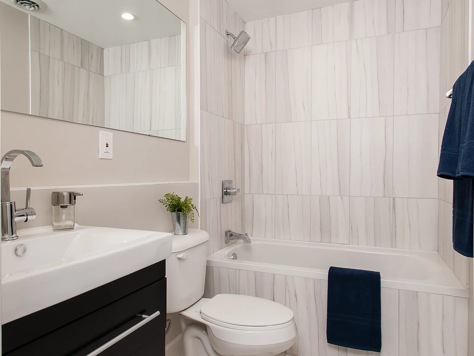 1 bed, 1100 sqft, $1,199 — Photo 1