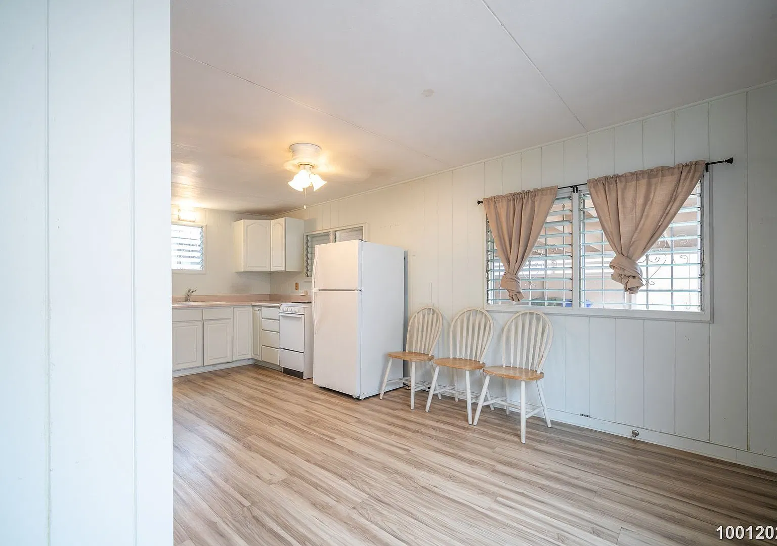 Charming Honolulu Cottage 1 Bedroom with Secured Parking! — Photo 4