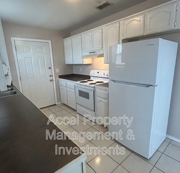 1522 W Nolana Ave #D — Photo 6