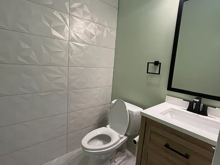 2651 W Maypole Ave — Photo 6