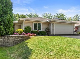 7201 W Mequon Square Dr, Mequon, WI 53092