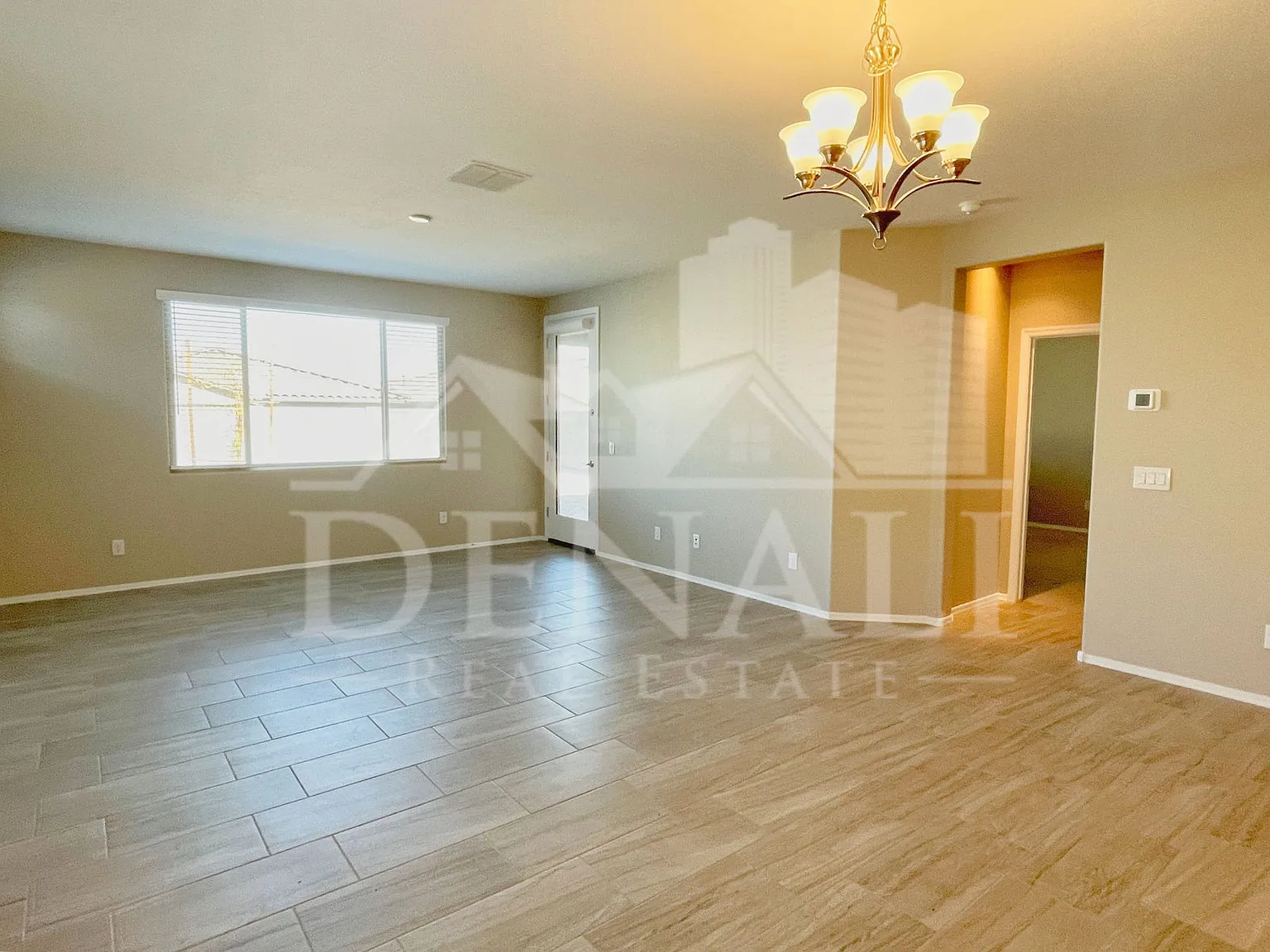 3 bed, 2.0 bath, 1487 sqft, $1,995 — Photo 3