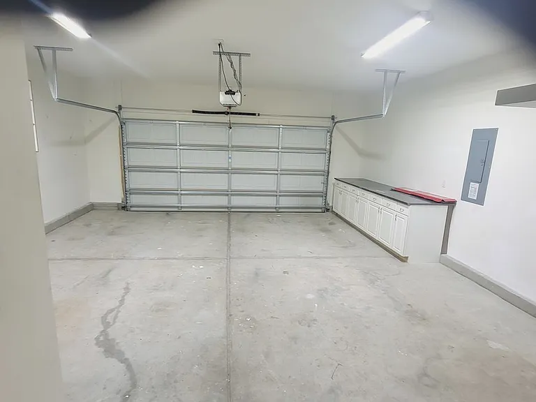 4637 Collingham Dr — Photo 23
