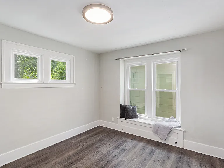 202 N Washington Ave — Photo 5