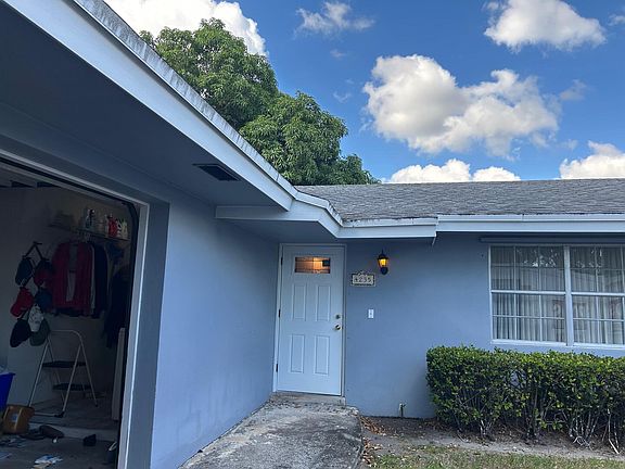 2nd image of 4235 Hyacinth Circle N