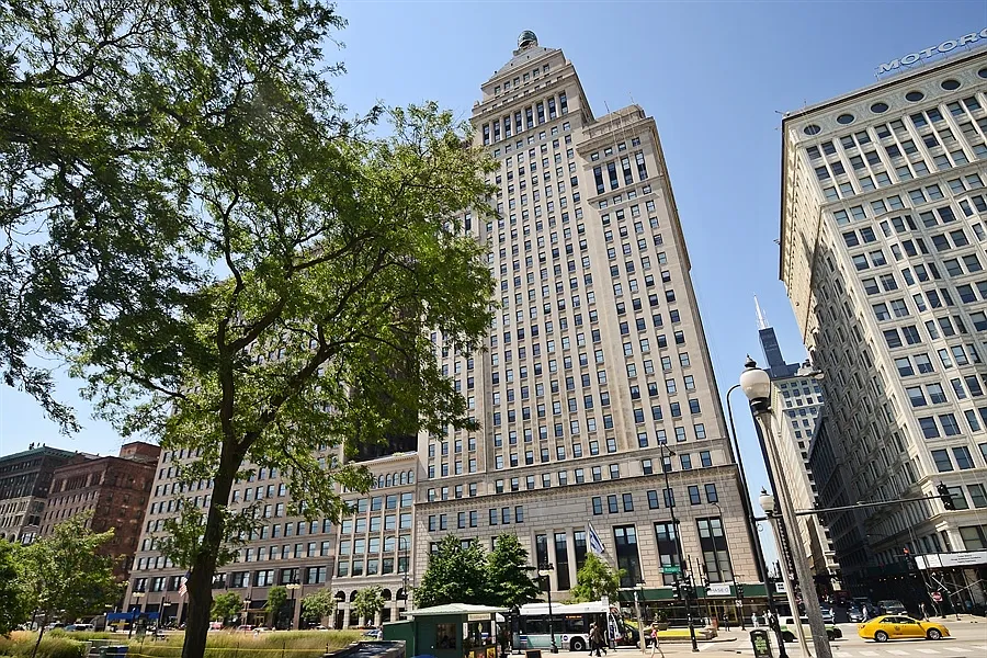 310 S Michigan Ave — Photo 1