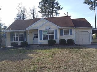 14302 Traywick Dr, Chester, VA 23836