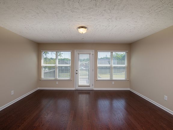 4th image of 3504 Cumberland Cove Dr
