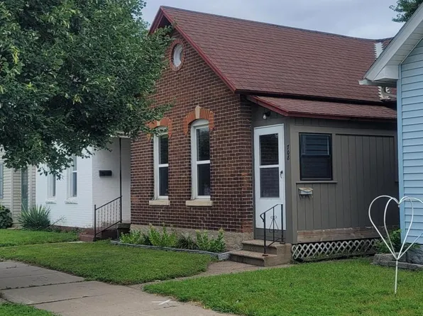 708 E 8th St, Winona, MN 55987
