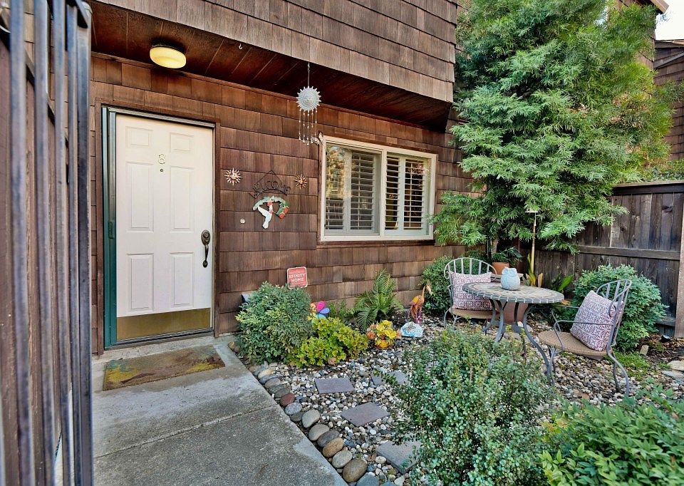 1st image of 225 Mayhew Way #8