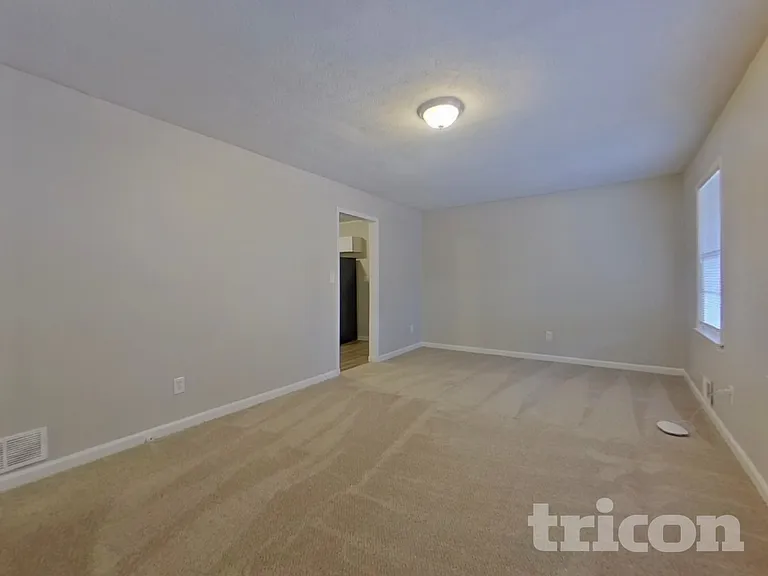 5020 Horton Pl — Photo 2