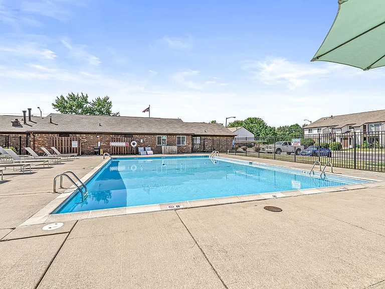 Estates of Creekside Apartments — Photo 24
