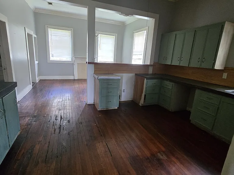 404 S Railroad Blvd — Photo 9