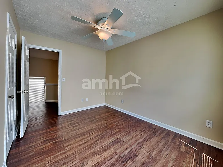 616 Laurel Bnd — Photo 11