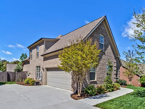 2nd image of 1733 Bonnie Roach Ln