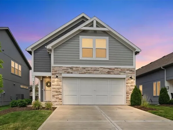 8841 SW 9th Ter, Lees Summit, MO 64064