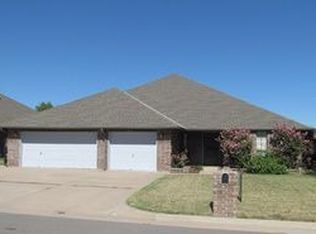 412 Tumbleweed Rd, Yukon, OK 73099