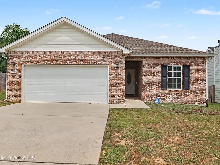 18329 Tiffany Renee Dr — Photo 1