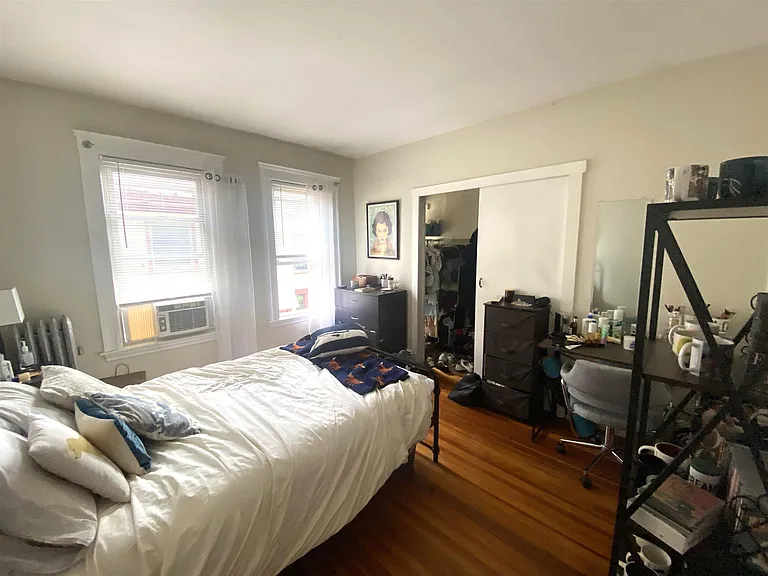 24-26 Burnham St #2 — Photo 10