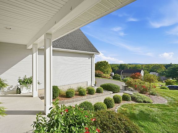 3rd image of 48 Scenic Rd