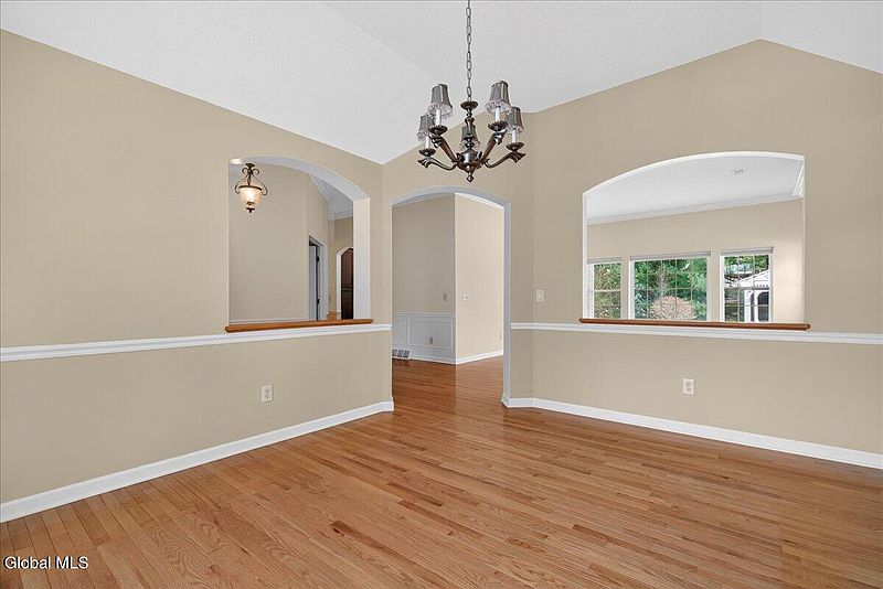 5th image of 8 Danbury Court