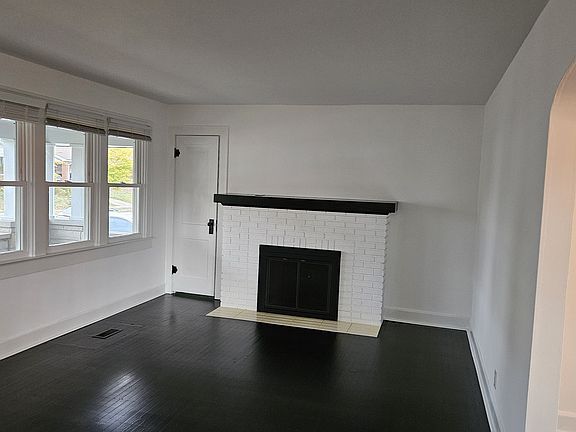 3rd image of 1401 N Euclid Ave