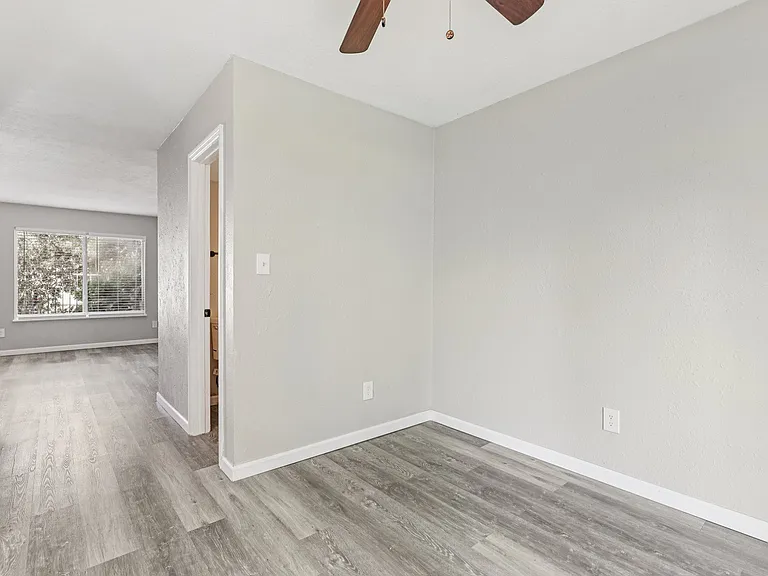 Winford Place Apartments — Photo 24