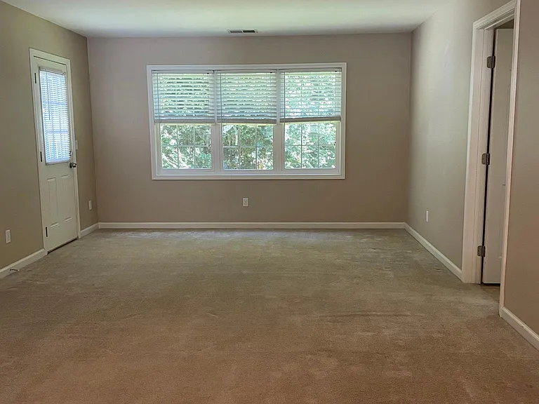 30 Meadow Wood Cir — Photo 5