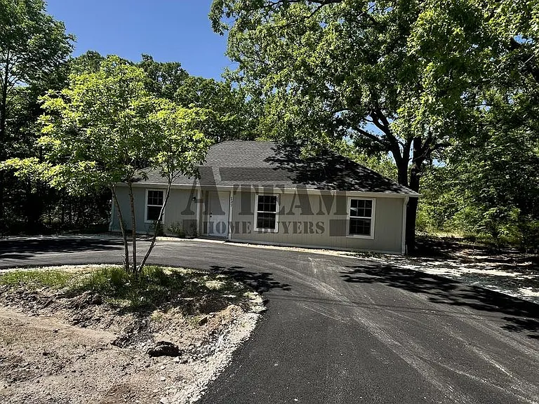 127 Guadalupe St — Photo 3